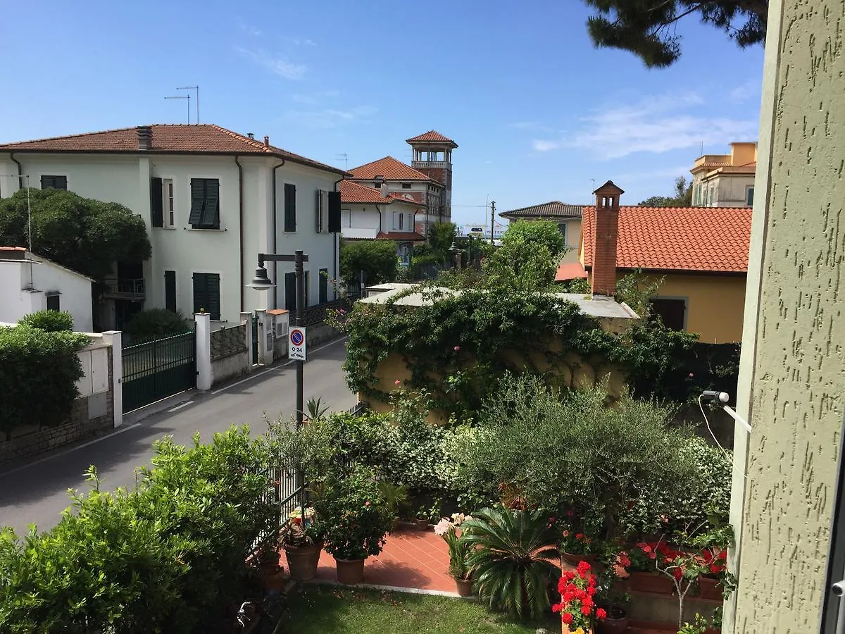 Holiday Villas Marina di Massa 0*,